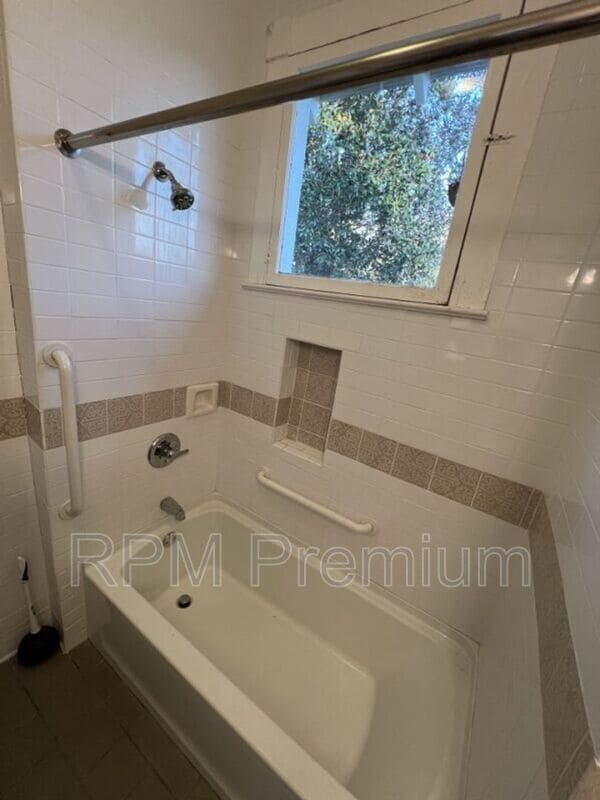 Building Photo - 8222 LA-955