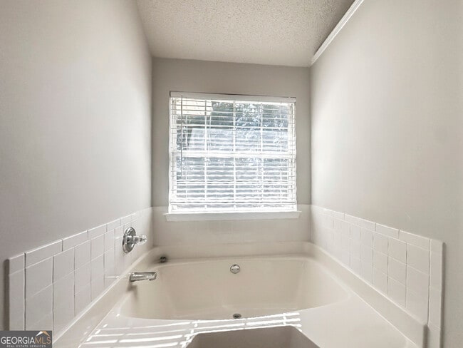 Building Photo - 3901 Swooping Ct