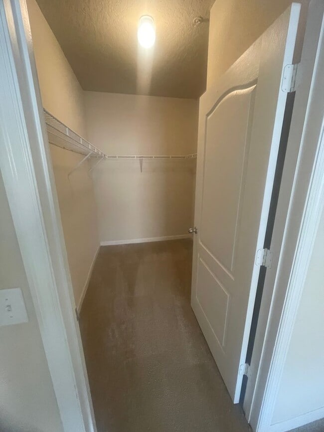 Building Photo - Beautiful condominium for Rent