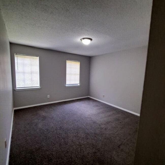 Building Photo - Welcome to 5252 Scottsdale!
