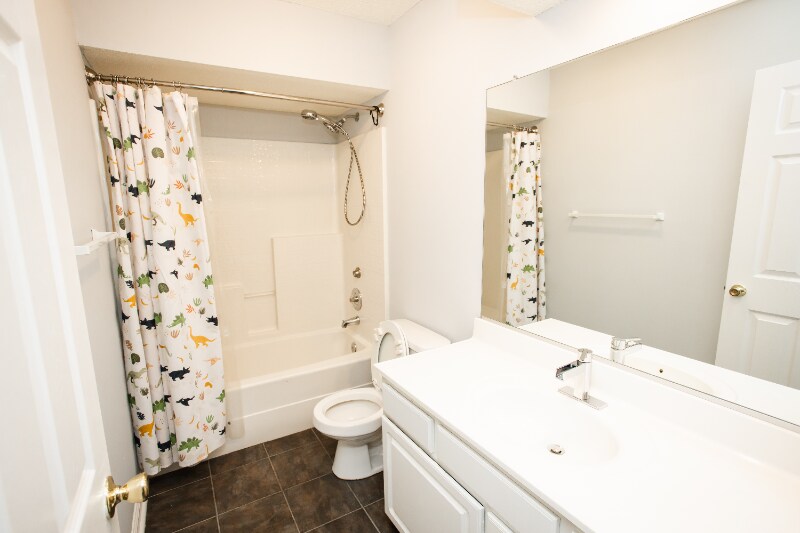 Building Photo - 2204 Savona Quay