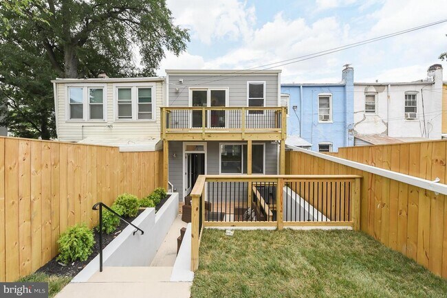 Building Photo - 1423 Montello Ave NE