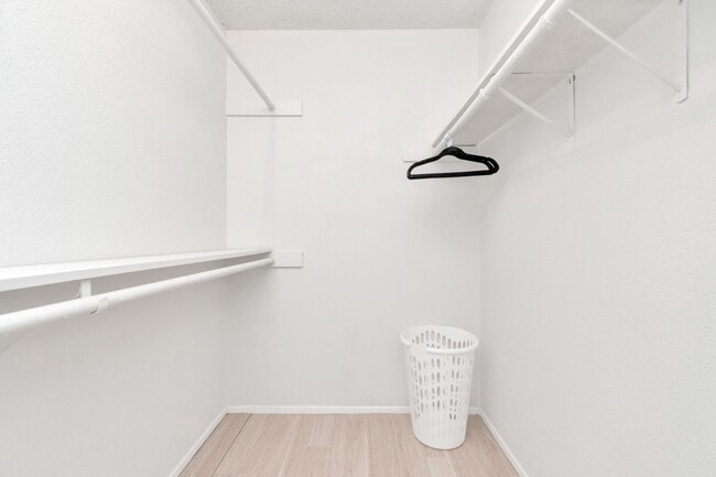 Building Photo - 5837 W Sunforest Dr