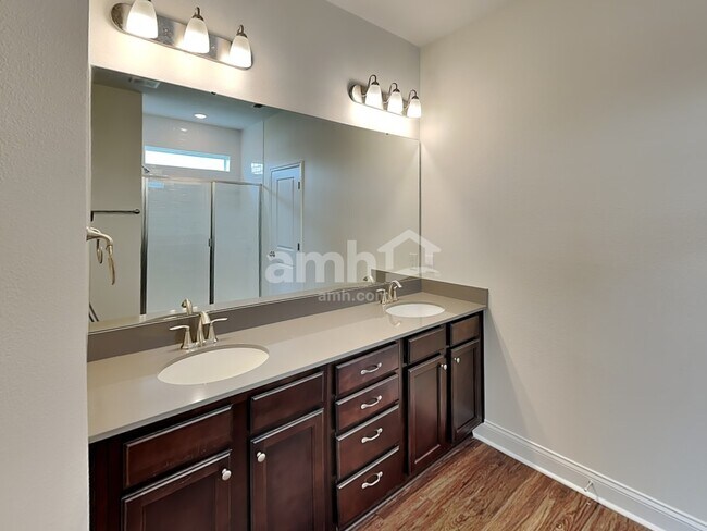 Building Photo - 1038 Summer Stone Lp