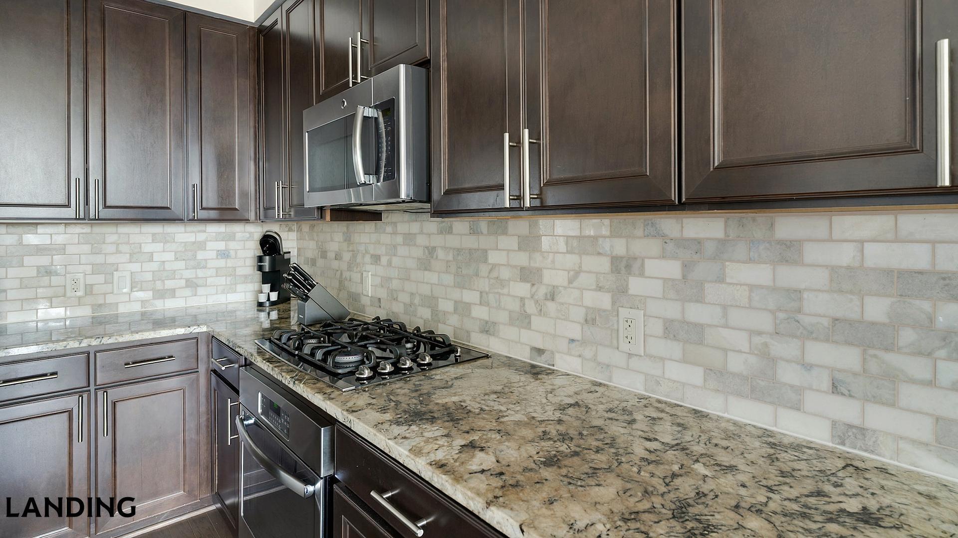 Building Photo - 777 Preston St