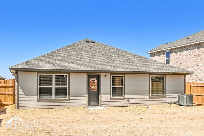 Building Photo - 1705 Burgundy Dr