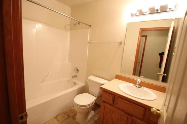 Building Photo - Charming Rancher for Rent in Sunshine Meadows