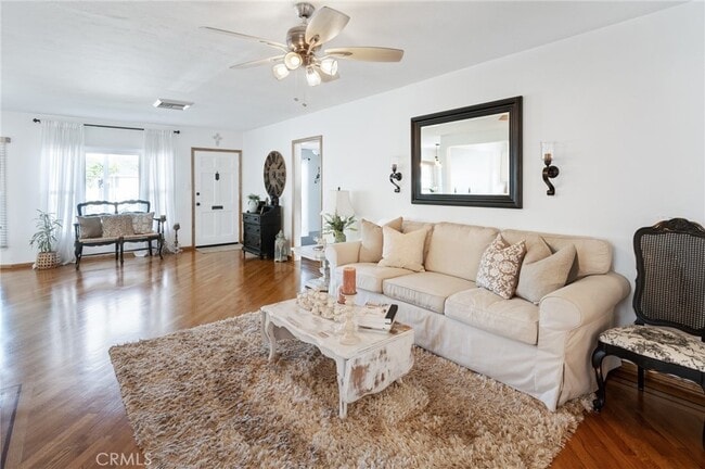 Building Photo - 4637 Hackett Ave