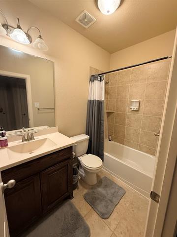 Building Photo - 6687 DeLeon St