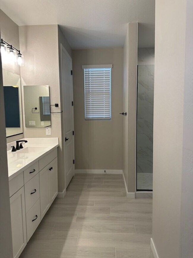 Building Photo - For Lease Now-$2,700 Built in 2023 beautif...