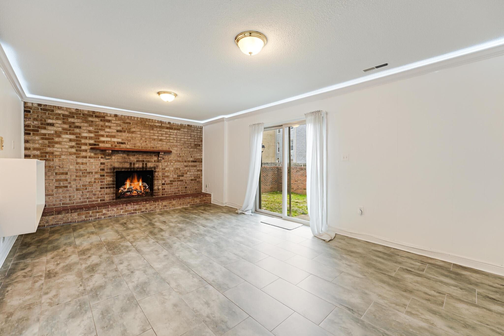 Building Photo - 7349 Eldorado Ct