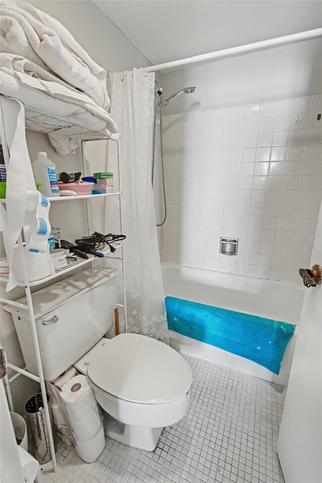 Building Photo - 1010 S Ocean Blvd