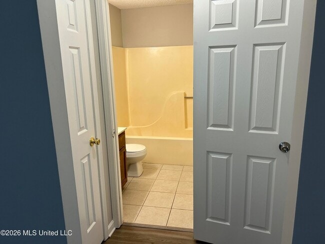 Building Photo - 2900 Brachton Cove W