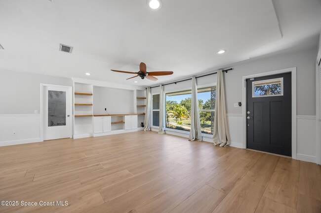 Building Photo - 3701 Warwick Dr