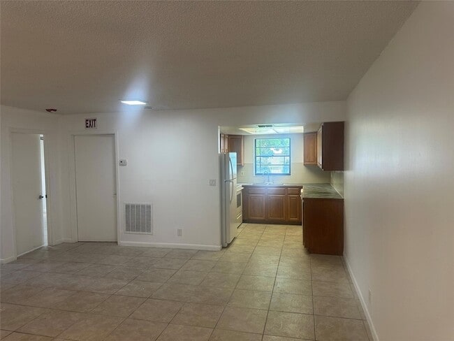 Building Photo - 8507 Sunset Dr