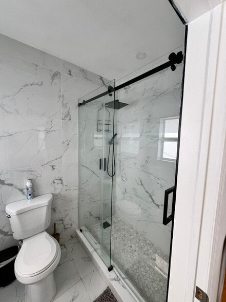 Building Photo - 1260 SW 32nd St