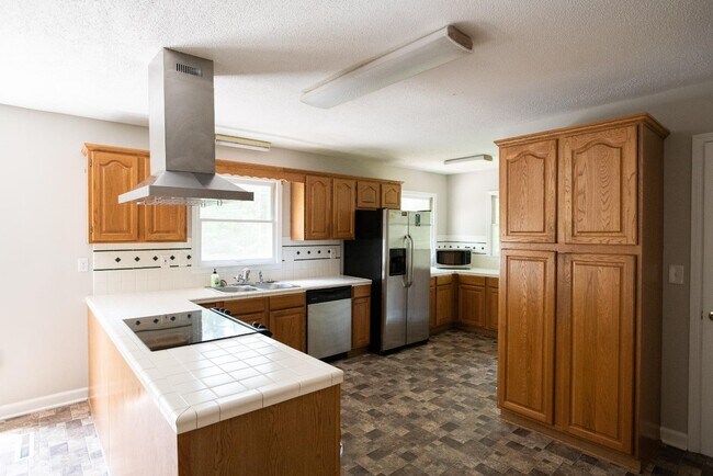 Building Photo - 9100 Nash Ave