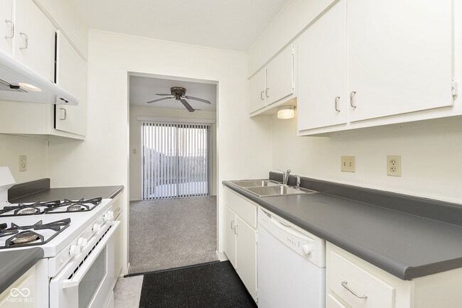 Building Photo - 114 Greenwood Trail N Dr