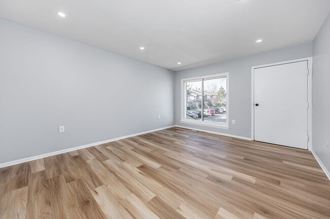 Building Photo - Newly Renovated 3-Bedroom Condo in Lindenwold