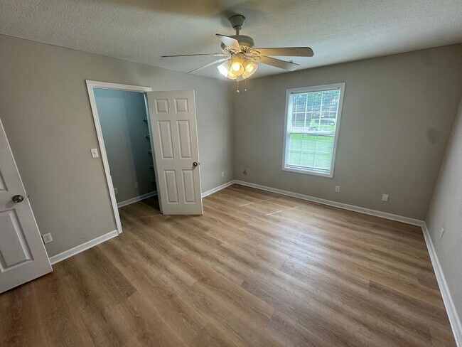 Building Photo - 5508 Fenway Ln