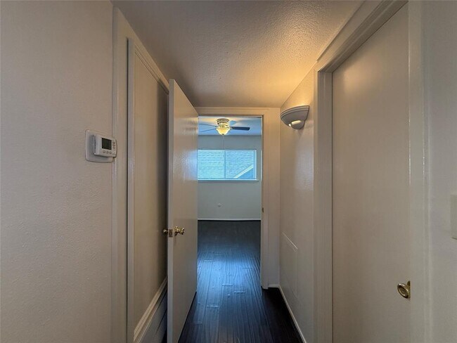 Building Photo - 1530 Heights Blvd