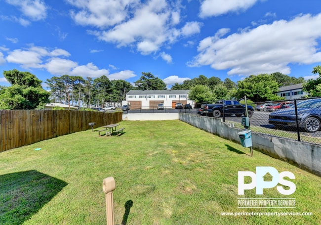 Building Photo - 1040 Sandtown Rd SW