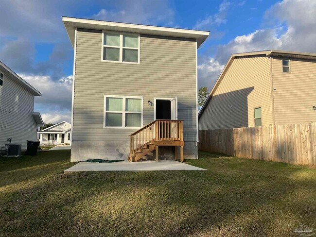 Building Photo - 395 Hilburn Ln