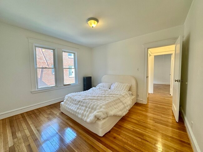 Building Photo - 14 Hooper St