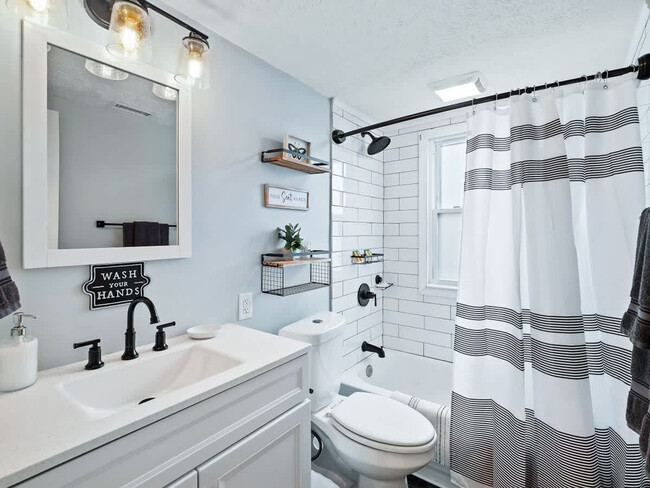 Building Photo - 6771 Greenleaf Ave