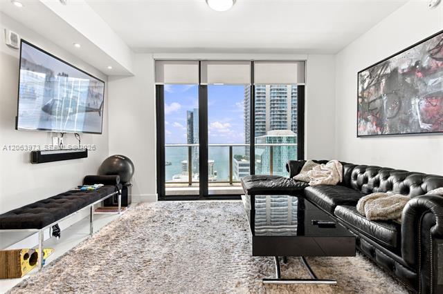 Building Photo - 1010 Brickell Ave