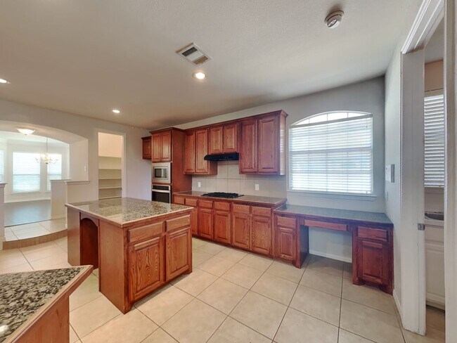 Building Photo - ENCHANTING 5 BEDROOM IN FRISCO!