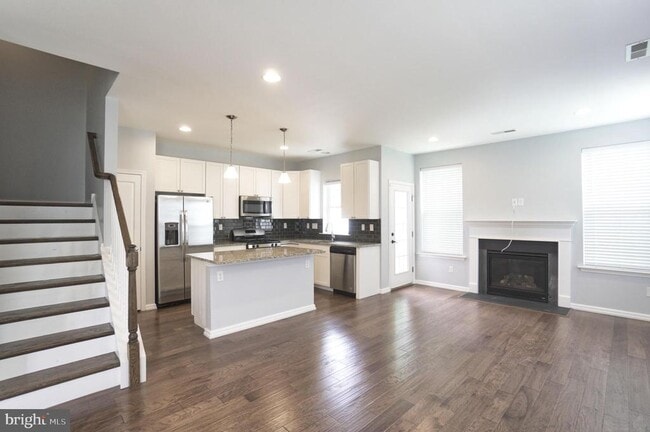 Building Photo - 1003 Chapman Cir