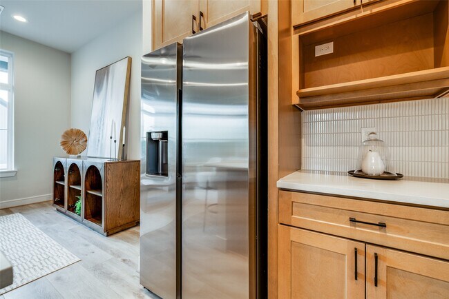 Building Photo - 6506 Old Olive Tree Dr