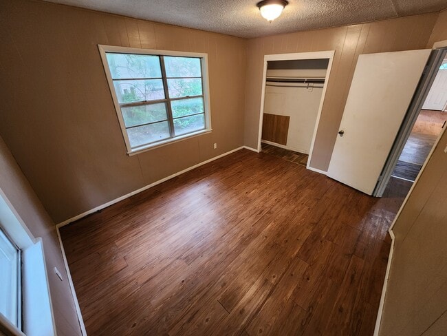 Building Photo - 507 19th St