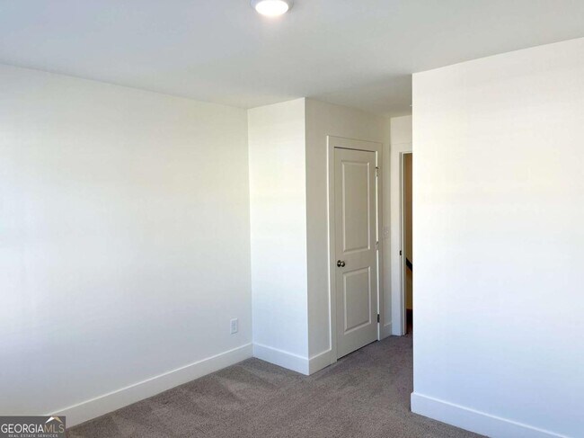 Building Photo - 5859 Greystone Dr