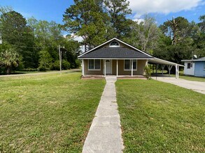 Building Photo - House in the town limits of Hilliard. Fres...