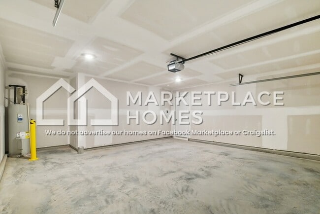 Building Photo - 7646 Belhaven Ln