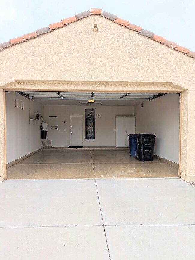 Building Photo - AVAILABLE NOW IN GREAT CHANDLER LOCATION!!!