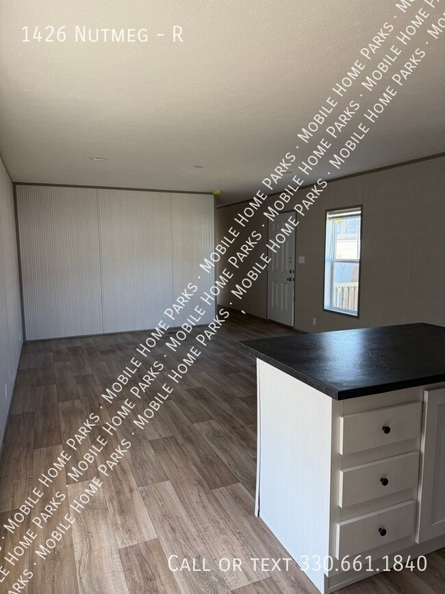 Building Photo - 1426 Nutmeg-R