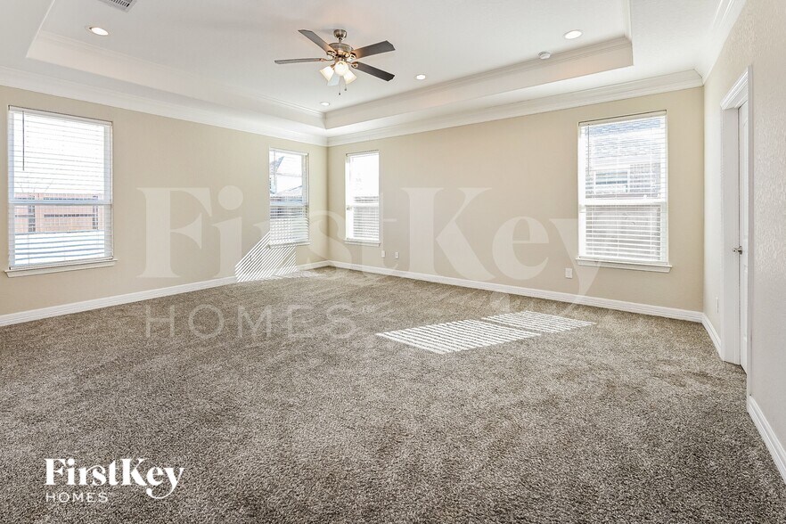 Building Photo - 215 Brazos Dr