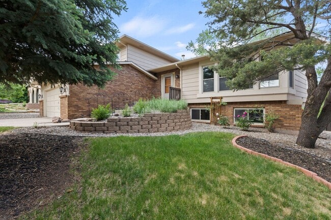Primary Photo - Remodeled Rockrimmon Retreat | 4BD + Office