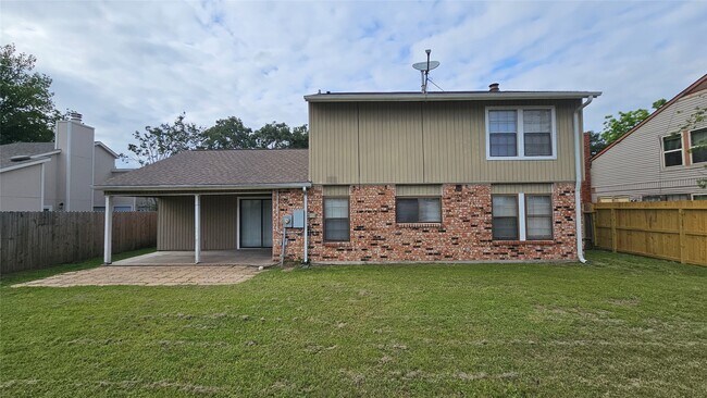 Building Photo - 18015 Autumn Hills Dr