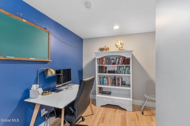 Building Photo - 83 Spring St