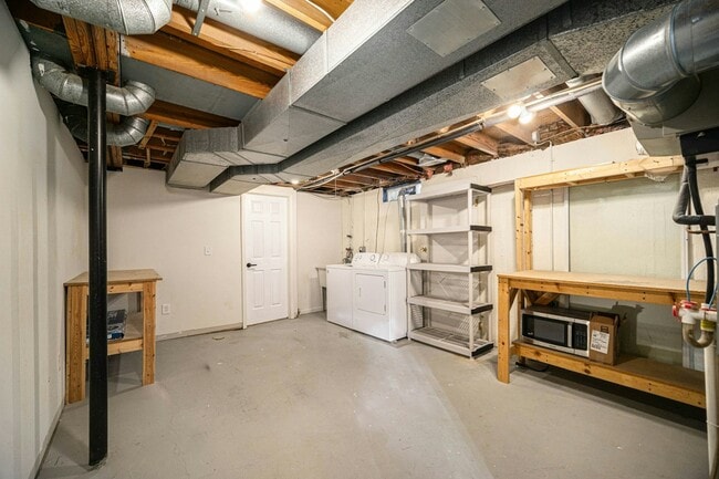 Building Photo - 1026 Gott St