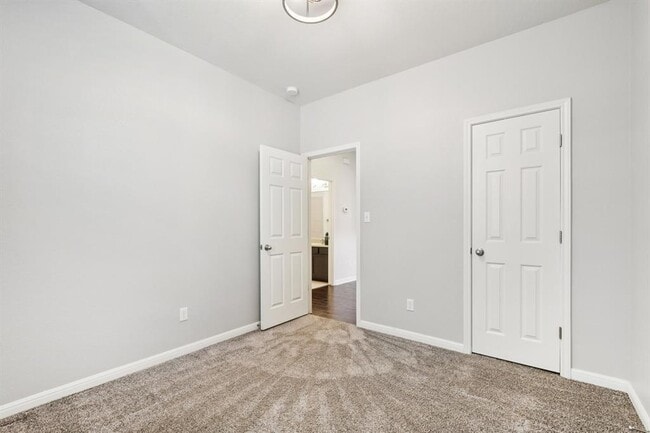 Building Photo - 2244 Hilltop Climb Dr