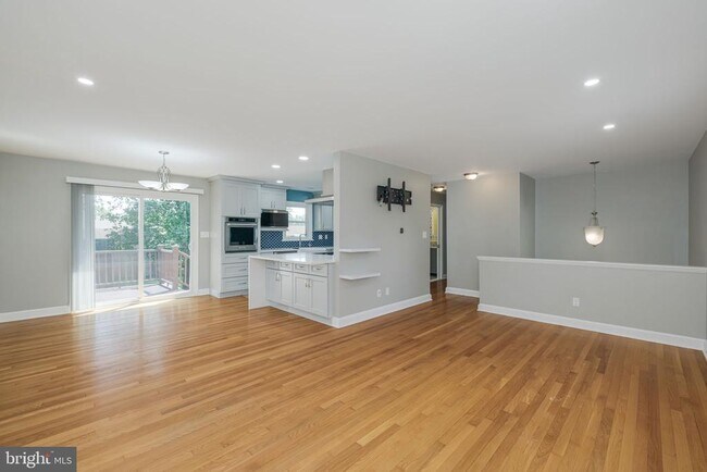Building Photo - 5002 Talbois Pl