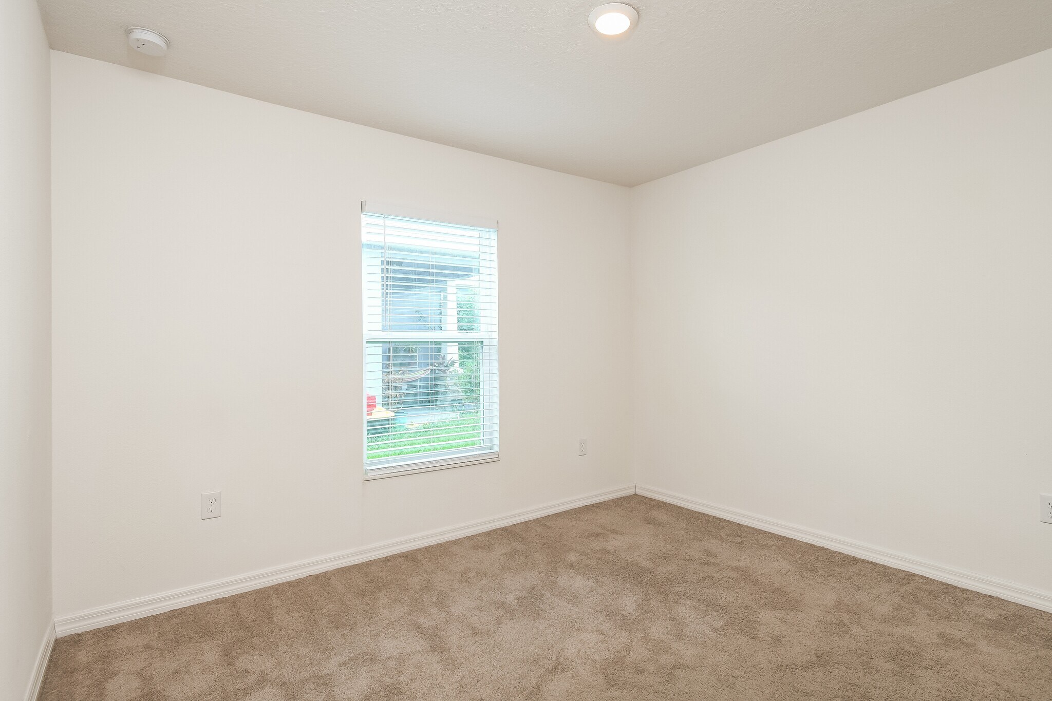 Building Photo - 325 Kensington View Dr