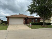 Building Photo - 9604 Sandlewood Dr