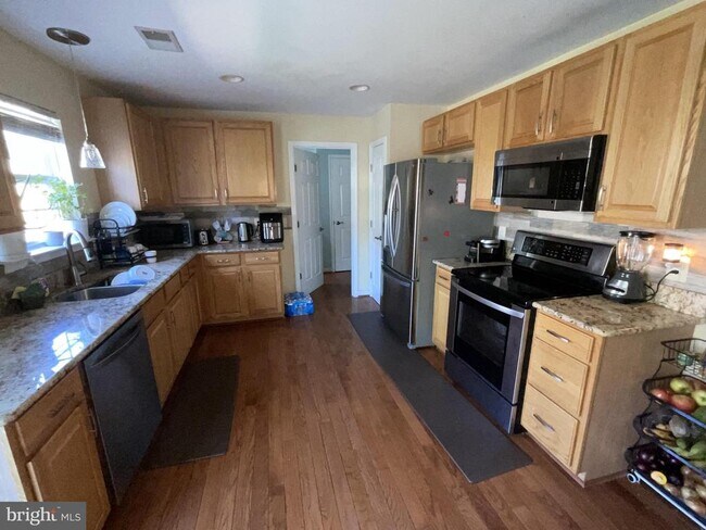 Building Photo - 5 Shale Ct