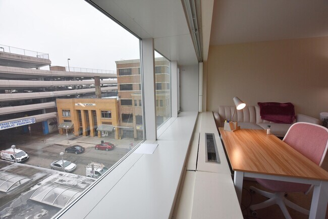 Building Photo - 555 E William St